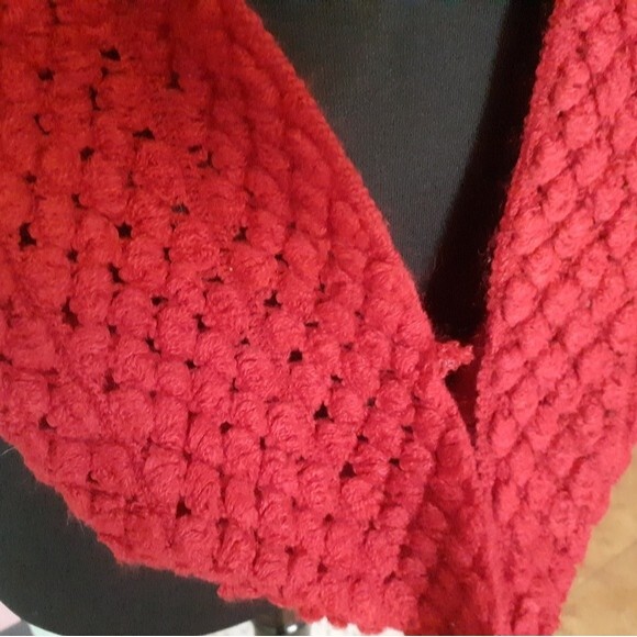 New York & Company Red Infinity Crochet 100% Acrylic Womens Scarf - Picture 4 of 5